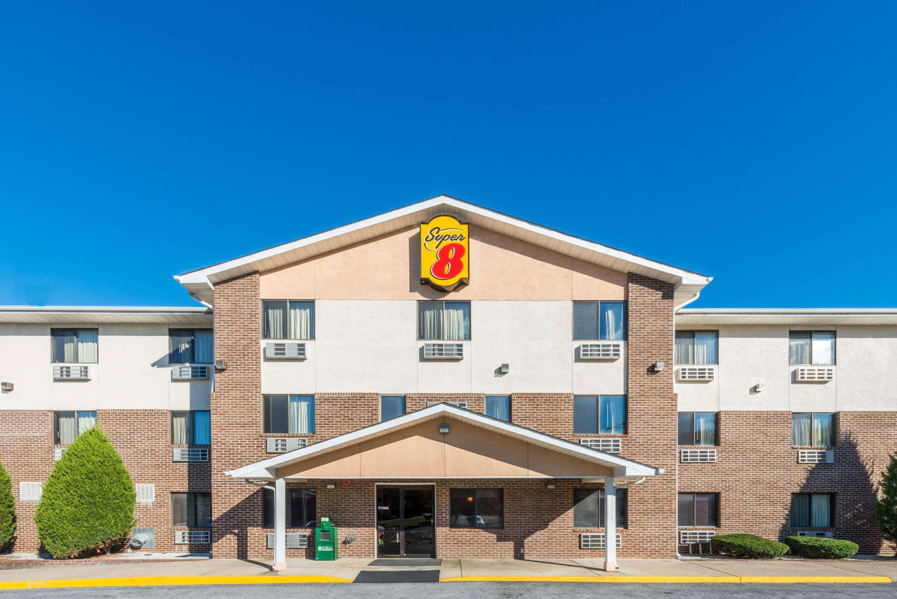 Hotel Super 8 By Wyndham Front Royal Exterior foto